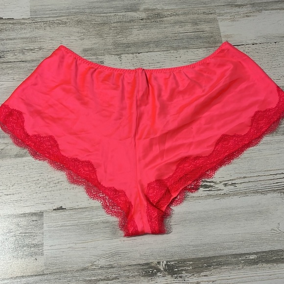 Victoria’s Secret Lace Trimmed Sleep Set Size Large - Picture 7 of 8